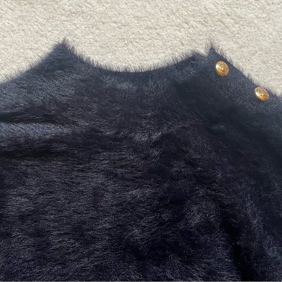 Women’s Banana Republic Sweater - Picture 2 of 11